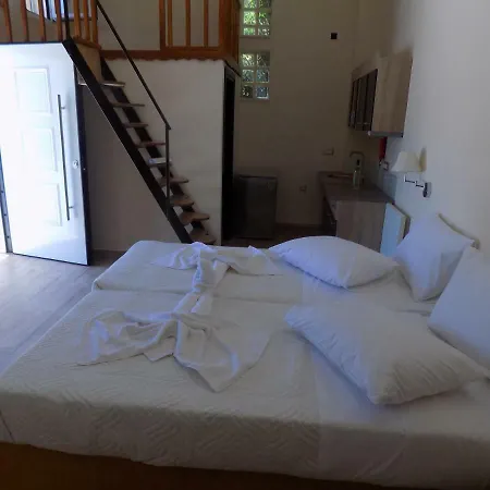 Aparthotel Souvlakis Pool *