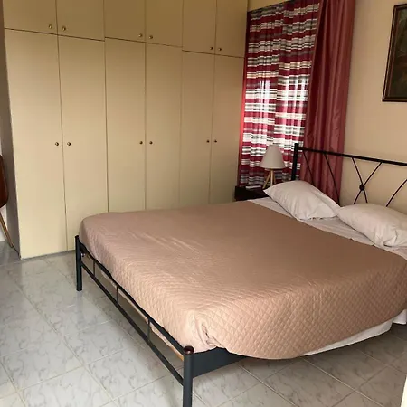 Souvlakis Pool Hotel apartamentowy