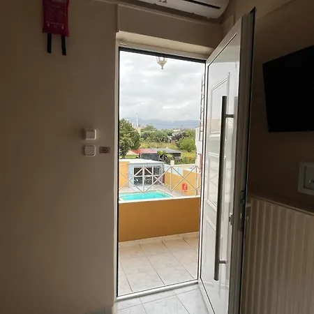 Souvlakis Pool Hotel apartamentowy *