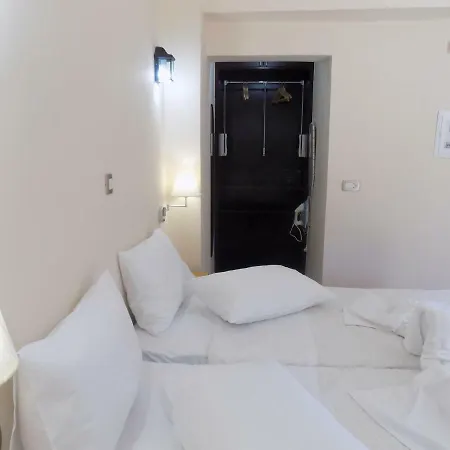 Souvlakis Pool Hotel apartamentowy *