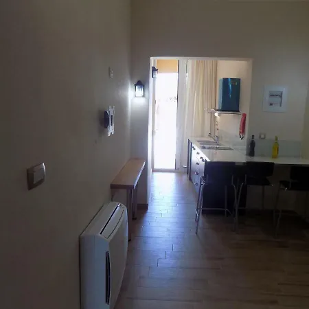 Souvlakis Pool Hotel apartamentowy