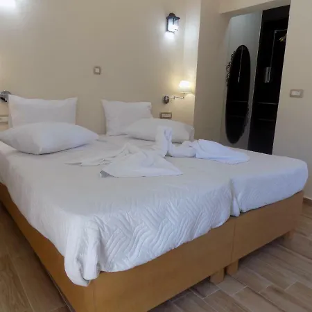 Souvlakis Pool Hotel apartamentowy